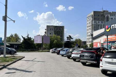 Таврическая площадь в районе ПУД, Керчь