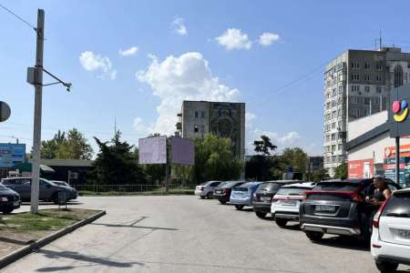 Таврическая площадь в районе ПУД, Керчь