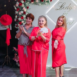 Ужин в платьях Lady in Red