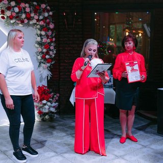 Ужин в платьях Lady in Red
