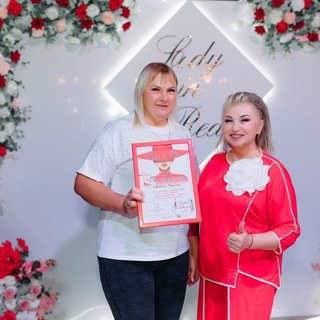 Ужин в платьях Lady in Red