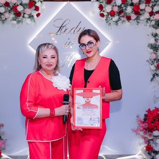 Ужин в платьях Lady in Red