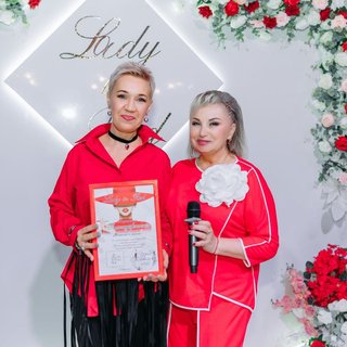 Ужин в платьях Lady in Red