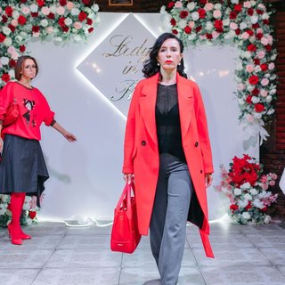 Ужин в платьях Lady in Red