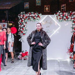Ужин в платьях Lady in Red