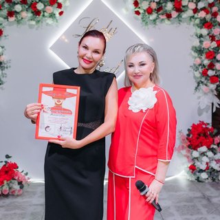Ужин в платьях Lady in Red